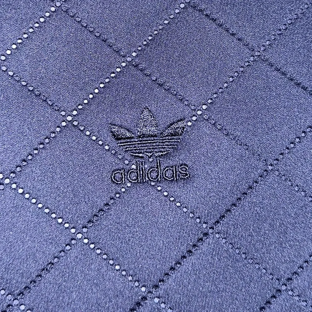 LIKE NEW Adidas Originals Women’s Embossed Quilted Top Tee - Picture 4 of 6